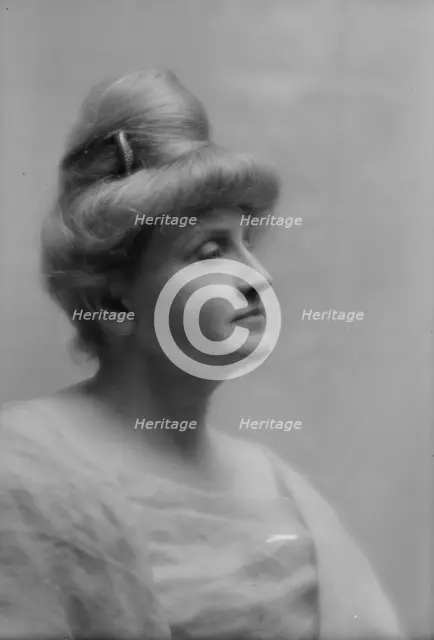 Atherton, Gertrude, portrait photograph, 1912 May 22. Creator: Arnold Genthe.
