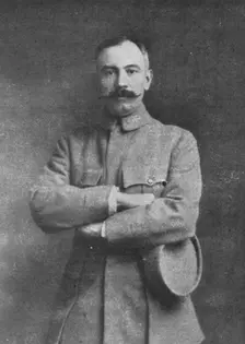 Au cimetiere de Blercourt; le sous-lieutenant Andre Thome, tombe au bois des Corbeaux..., 1916. Creator: Unknown