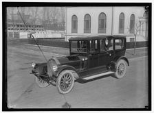 Automobile, between 1909 and 1923. Creator: Harris & Ewing