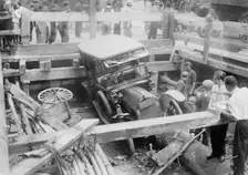Auto in subway on 7th Ave., 1915. Creator: Bain News Service