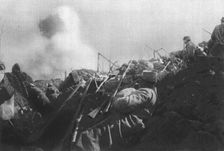 Aux Eparges; Reste maitre d'un boyau, a 30 metres, l'ennemi lance des grenades... 1915 (1924). Creator: Unknown