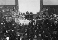 Auction of porcelain and Crown jewels of the Tsar in Moscow, 1927