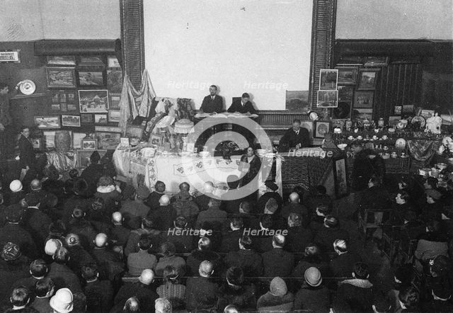 Auction of porcelain and Crown jewels of the Tsar in Moscow, 1927.