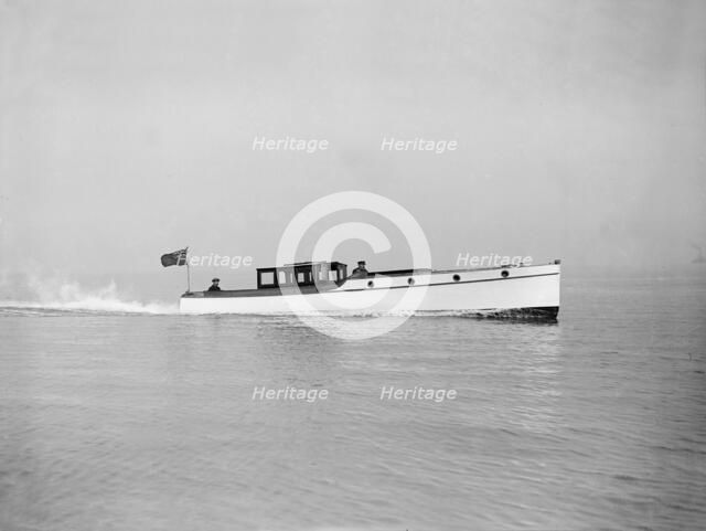 Austin 40ft motor launch under way, 1912. Creator: Kirk & Sons of Cowes.