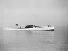 Austin 40ft motor launch under way, 1912. Creator: Kirk & Sons of Cowes