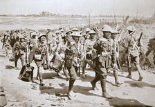 Australian machine-gunners returning from the trenches, France, World War I, 1916