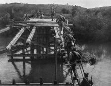 Avec l'armee Serbe sur le Front Nord; Un pont sur la Koloubara qui fut pris et repris..., 1916. Creator: Vladimir Betzitch