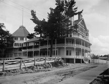 Avery Beach Hotel, South Haven, Mich., between 1890 and 1901. Creator: William H. Jackson
