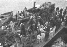 Aviateurs; Les funerailles de L'aviateur Francais Jean Roulier 1916. Creator: Unknown