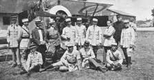 Aviateurs; Une visite de Gabriele d'Annunzio aux aviateurs francais de Venise 1916. Creator: Unknown