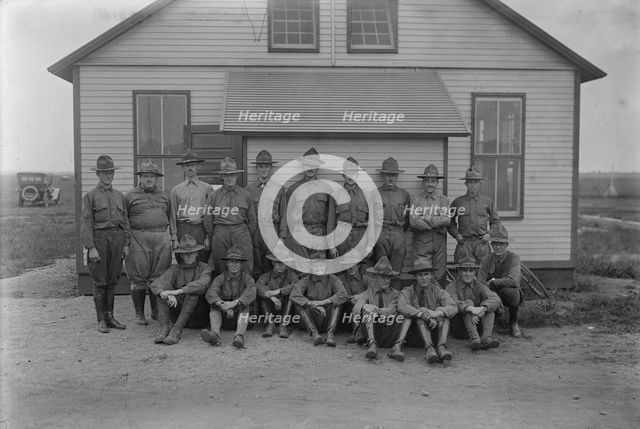 Aviators, Mineola, between 1917 and 1918. Creator: Bain News Service.