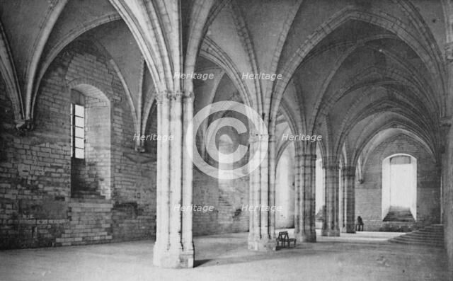 'Avignon - Audience Hall', c1925. Artist: Unknown.