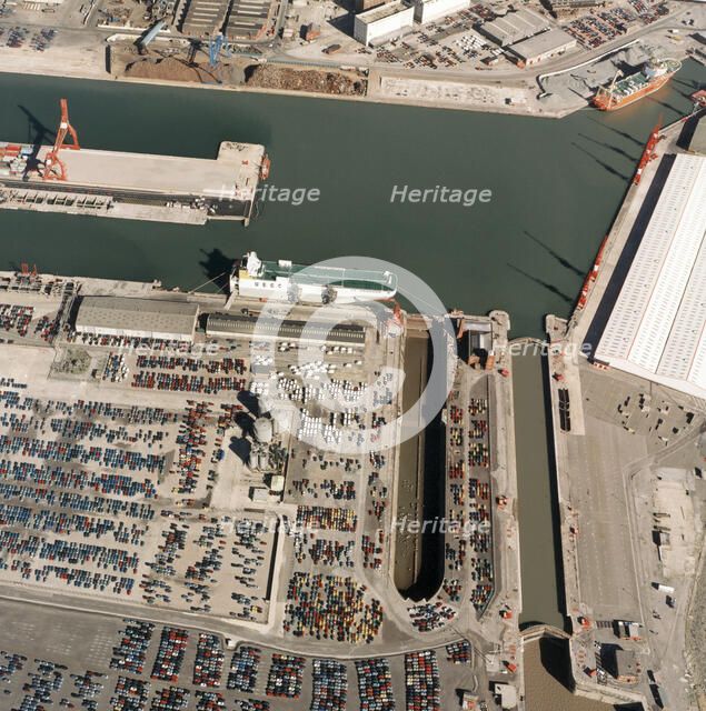 Avonmouth Docks, Bristol, 2001. Artist: EH/RCHME staff photographer