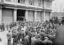 Awaiting Nathan's arrival, 5/25/14, 1914. Creator: Bain News Service
