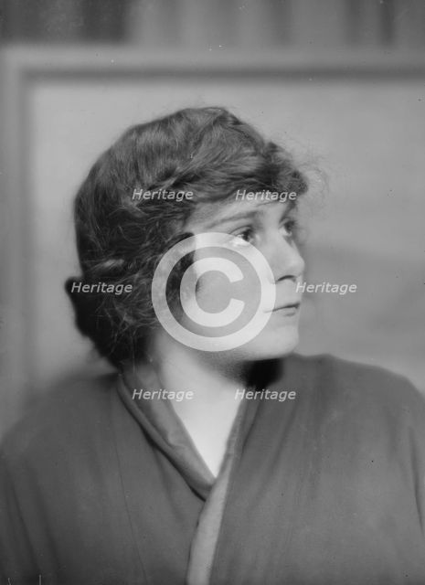 Ayers, Paula, Miss, portrait photograph, 1916 Oct. 10. Creator: Arnold Genthe.