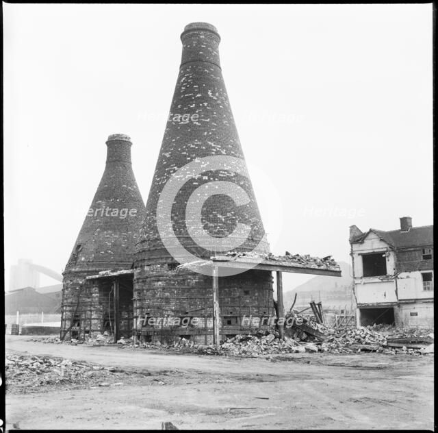 Bottle kilns, Etruria Pottery Works, Stoke-on-Trent, Staffordshire, 1965-1968. Creator: Eileen Deste.
