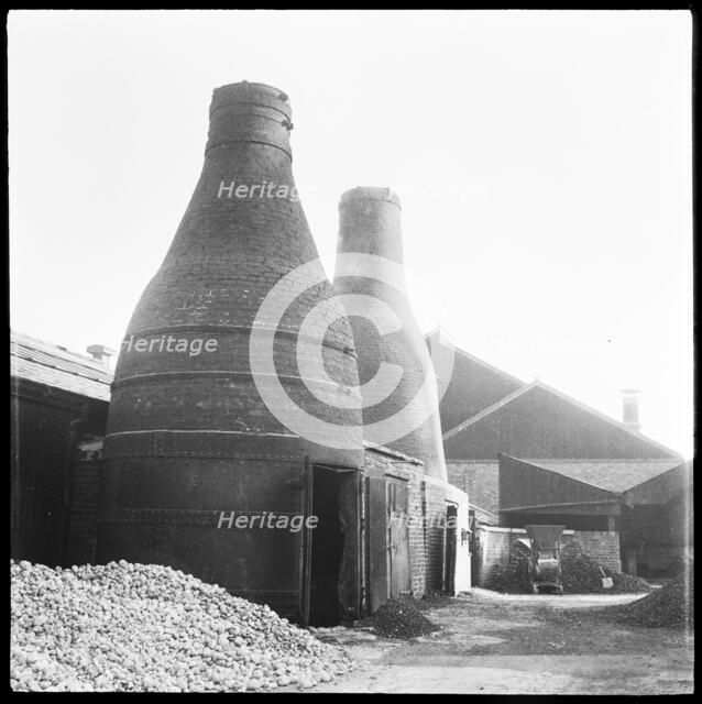 Bottle kilns, Joiner's Square Mill, Hanley, Stoke-on-Trent, Staffordshire, 1965-1968 Creator: Eileen Deste.