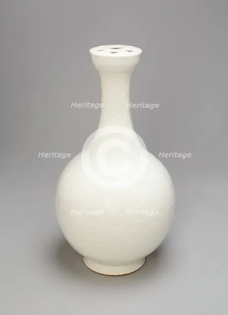 Bottle-Shaped Vase for Incense Sticks or Flowers, Ming dynasty or Qing dynasty, clate 17th/18th cent Creator: Unknown.