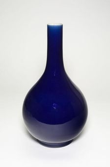 Bottle-Shaped Vase, Qing dynasty (1644-1911), 18th/19th century. Creator: Unknown