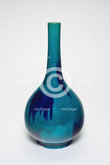 Bottle-Shaped Vase, Qing dynasty (1644-1911), 19th century. Creator: Unknown.