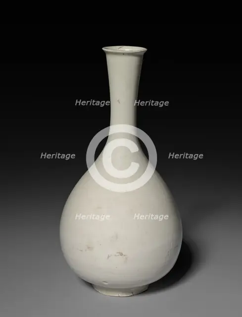 Bottle Vase: Ding ware, 12th Century. Creator: Unknown.