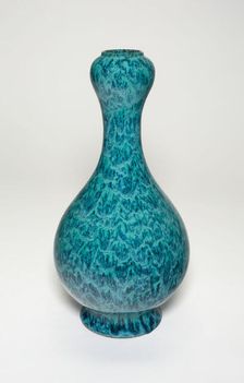 Bottle with Garlic-shaped Mouth, Qing dynasty, Qianlong reign (1736-1795). Creator: Unknown