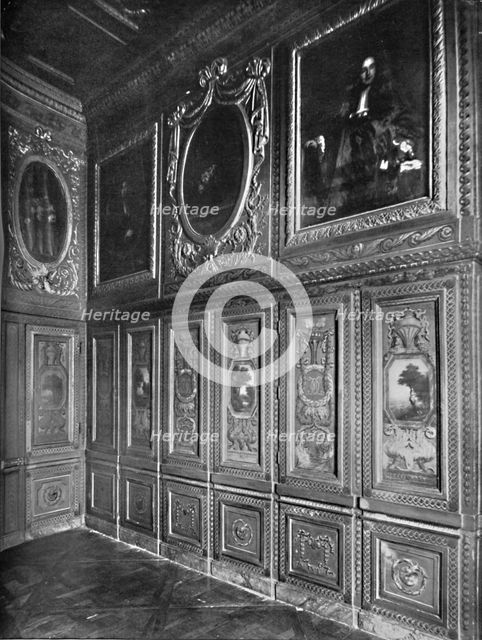 'Boudoir of the Rez De ChaussÚe - H¶tel Lauzun', 1903. Artist: Unknown.