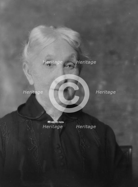 Boulton, George, Mrs., portrait photograph, 1916 or 1917. Creator: Arnold Genthe.