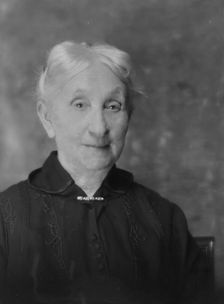 Boulton, George, Mrs., portrait photograph, 1916 or 1917. Creator: Arnold Genthe