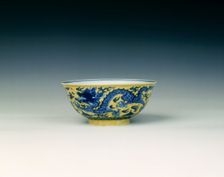 Bowl with blue dragons on a yellow ground, Qing dynasty, Qianlong period, China, 1736-1795