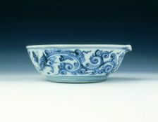 Bowl with foliated dragon decoration, Ming dynasty, Jingtai period, China, 1450-1457