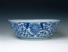 Bowl with Indian lotus decoration, Qing dynasty, Kangxi period, China, 1662-1722