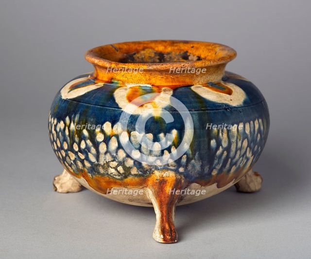 Bowl on three legs, early 8th century. Artist: Unknown.