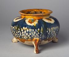 Bowl on three legs, early 8th century