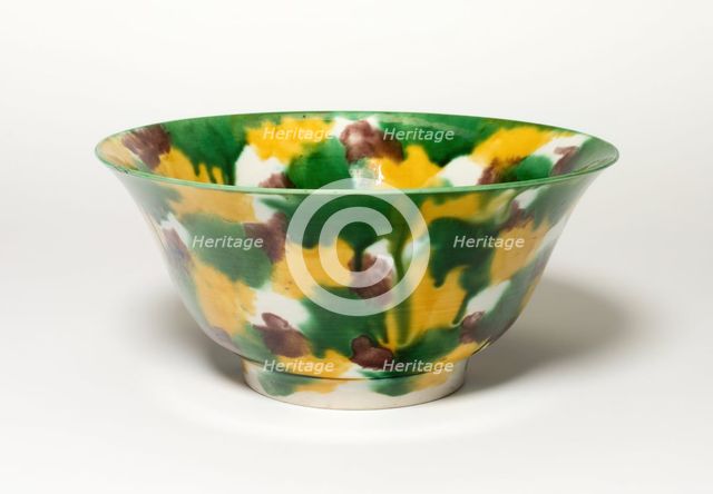 Bowl, Qing dynasty (1644-1911), Kangxi period (1662-1722), early 18th century. Creator: Unknown.