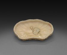 Box in Form of Lotus Leaf (lid), 1700s. Creator: Unknown