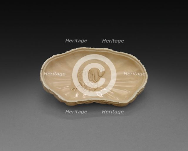 Box in Form of Lotus Leaf (lid), 1700s. Creator: Unknown.