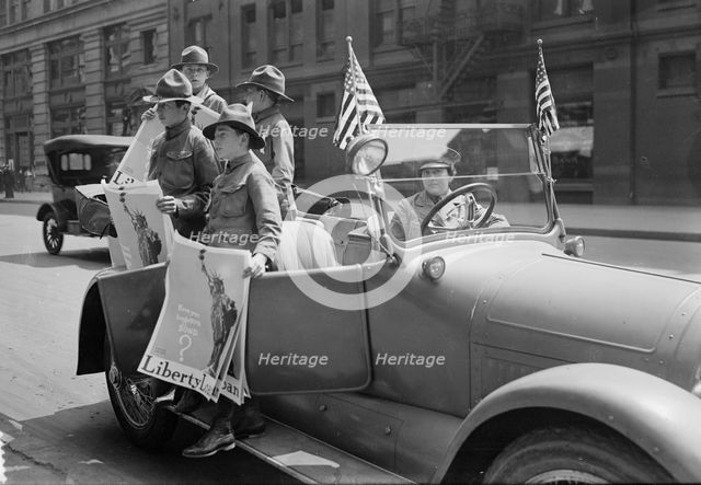 Boy Scouts as bond workers, 1917. Creator: Bain News Service.