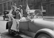 Boy Scouts as bond workers, 1917. Creator: Bain News Service