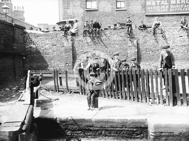 Boys by a lock on the Grand Union Canal, London, c1905. Artist: Unknown