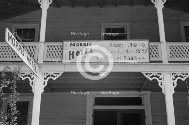 Boardinghouse, Alabama, 1936. Creator: Walker Evans.