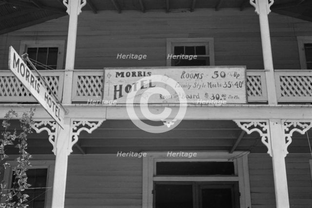 Boardinghouse, Alabama, 1936. Creator: Walker Evans.