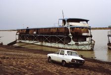Boat on the Niger river, Mopti, Mali, 1990. Creator: Amanda Waite
