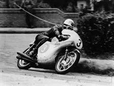 Bob McIntyre on a Honda, racing in the Isle of Man Junior TT, 1961