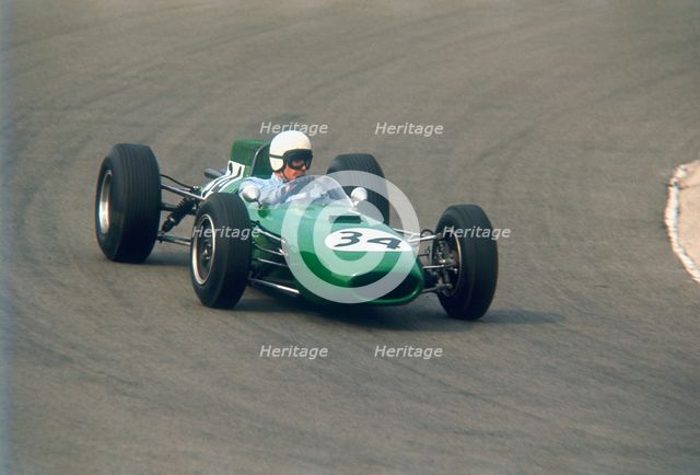 Bob Anderson driving a Brabham Climax, Dutch Grand Prix, Zandvoort, Holland, 1964. Artist: Unknown
