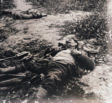Bodies of dead soldiers, c1914-c1918