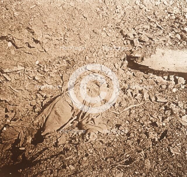 Body of dead soldier, Verdun, northern France, c1914-c1918. Artist: Unknown.