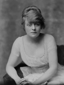 Boland, Mary, Miss, portrait photograph, 1914 June 5. Creator: Arnold Genthe