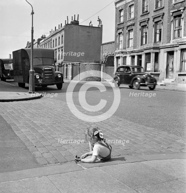Bored child, Greater London, 1960-1965. Artist: John Gay
