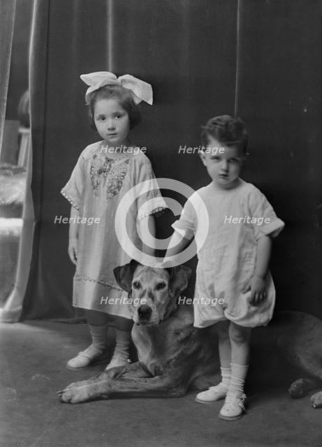 Bates, Blanche, Miss (Mrs. George Creel), children of, with dog, portrait photograph, 1918 June 15. Creator: Arnold Genthe.